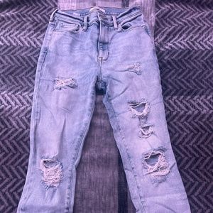 Light washed ripped jeans